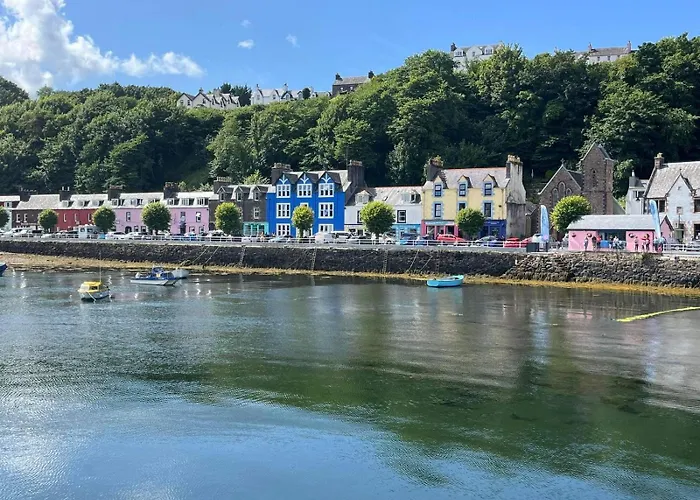 Macdonald Arms Hotel